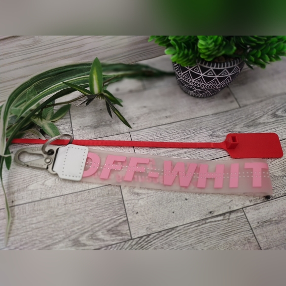 Off White Keychain Lanyard Pink - Picture 3 of 5